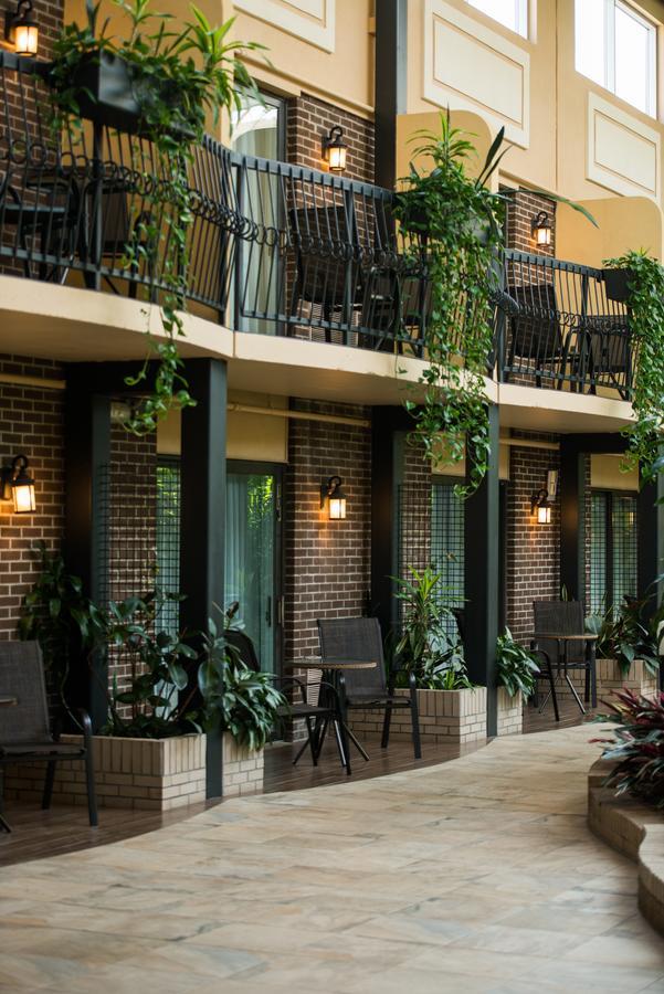 Hotel L'Oiseliere モンマニー エクステリア 写真